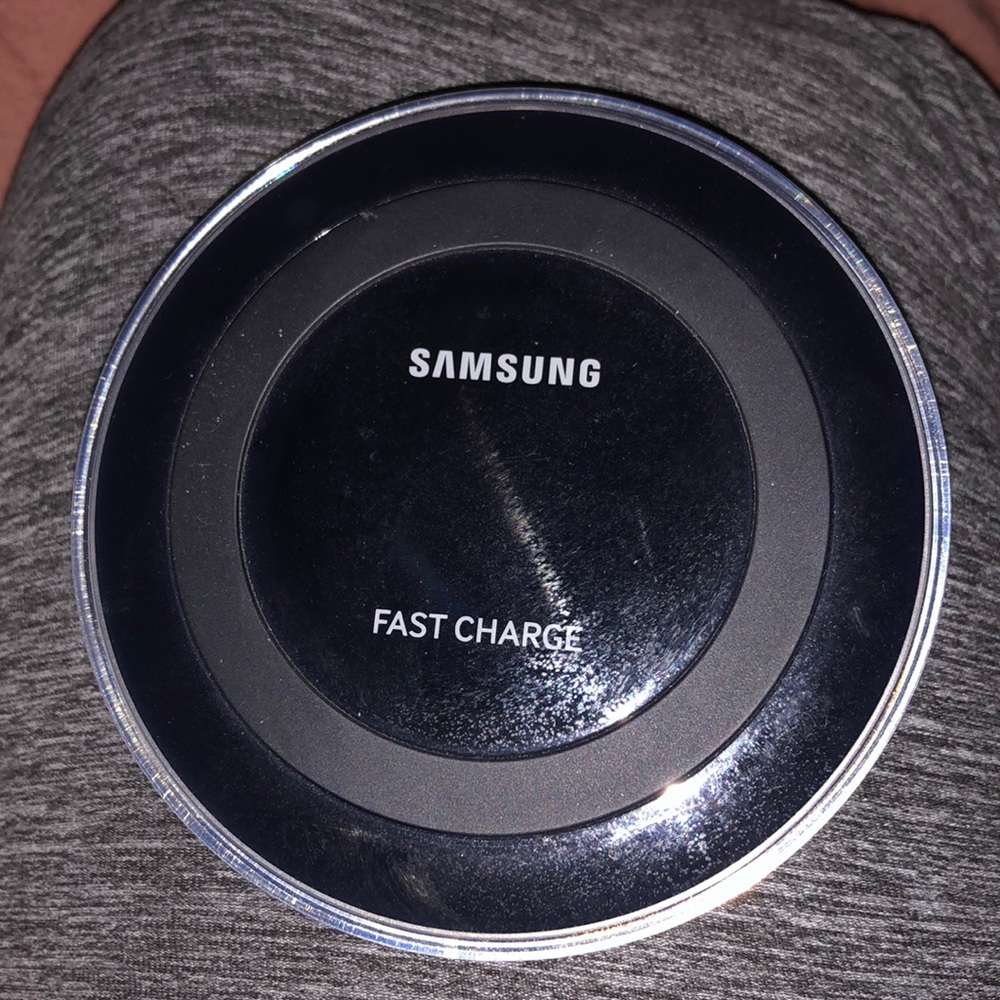 Samsung wireless fast charger.